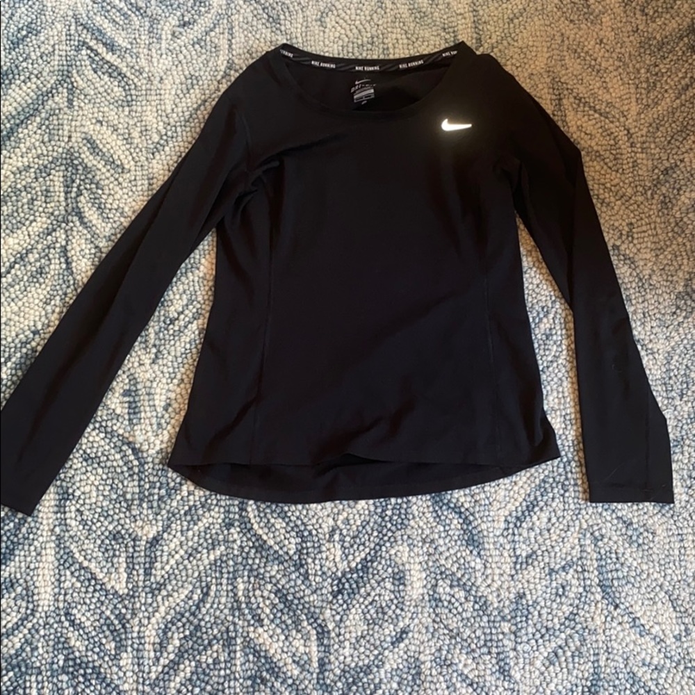 NIKE LONG SLEEVE.